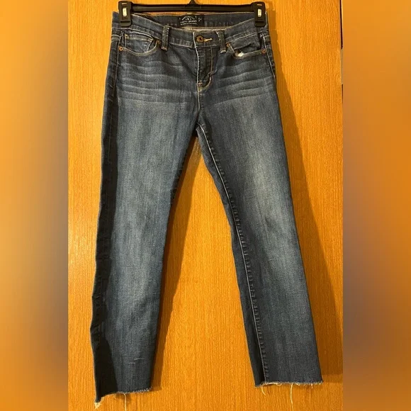 Lucky Brand Jeans!!! Size 6/28 - Picture 2 of 5